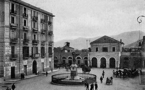 1930_piazza_trieste_e_trento.jpg