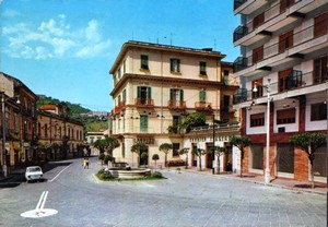 1967_piazza_amendola.jpg
