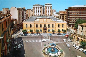 1976_piazza_municipio.jpg